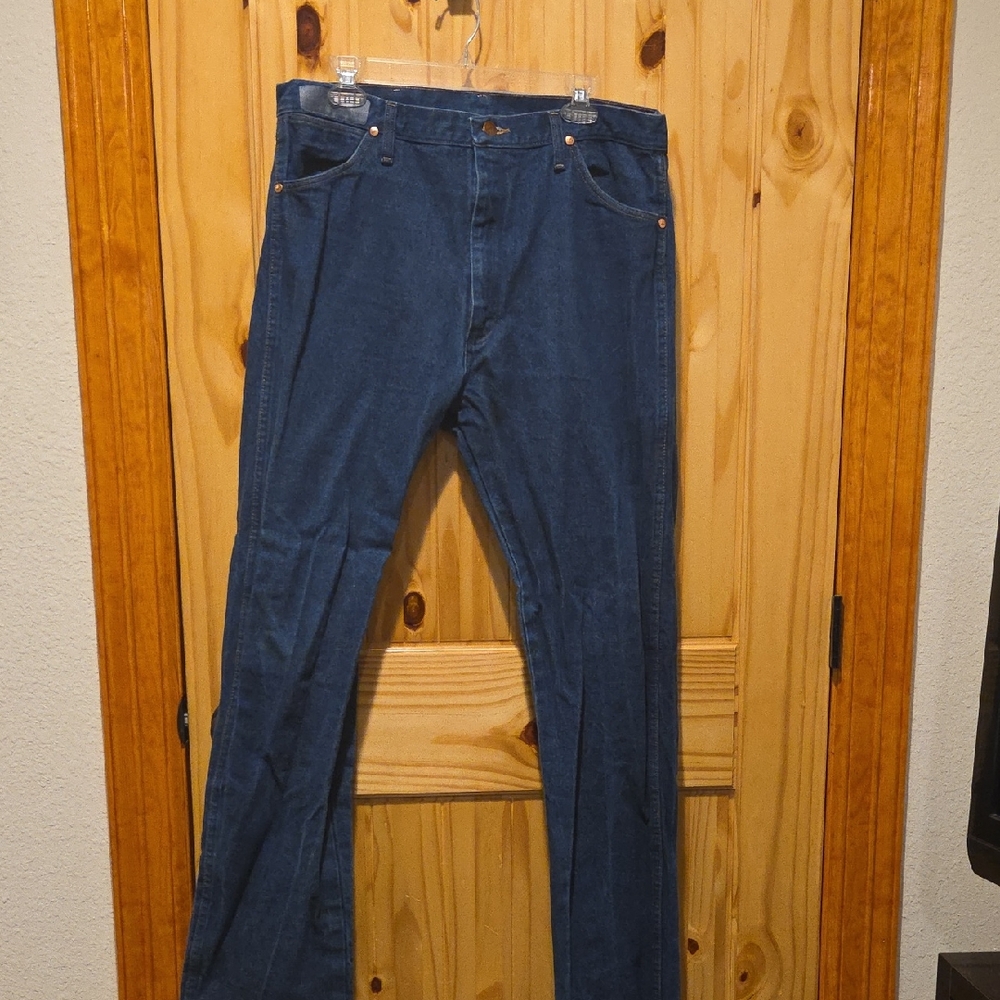 Wrangler Men's Bootcut Jeans in Rich Indigo